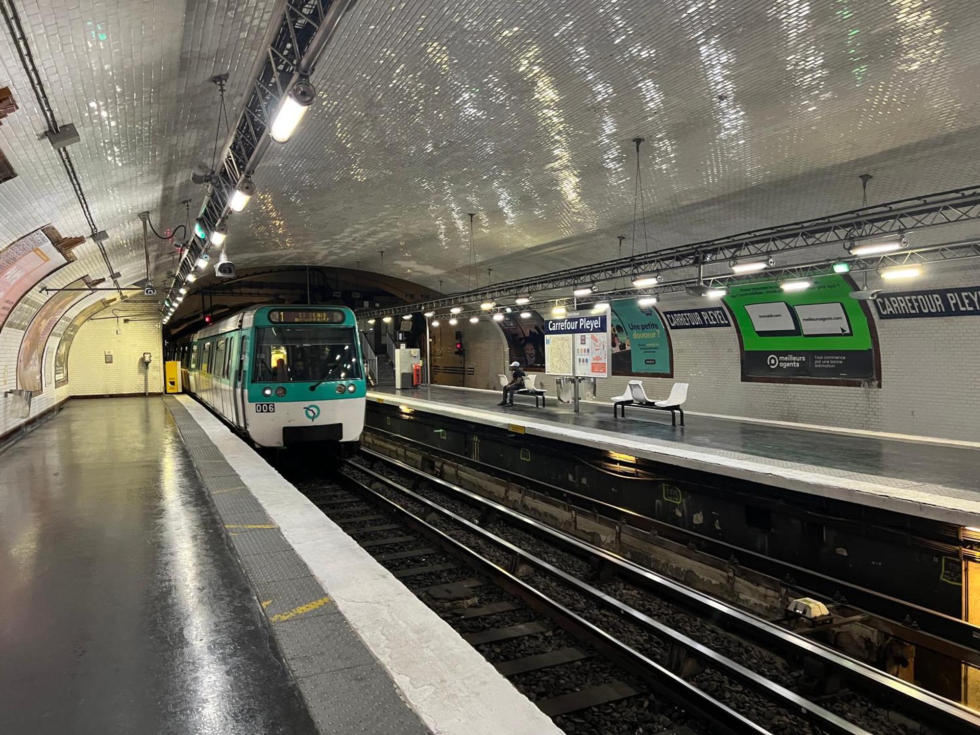Exclusive Private Apartment By Warilco - Pleyel 25 M2 - A 1 Minute De La Station Metro Carrefour Pleyel Saint-Denis  Extérieur photo